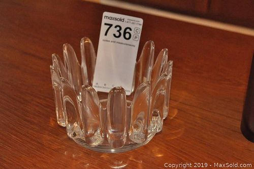 Lot #0736 (1 of 6)