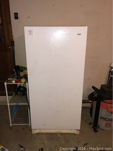 Lot #0017 (1 of 2)