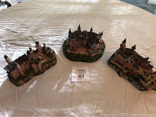 Lot #0061 (1 of 8)