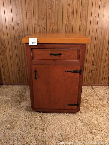 Lot #0187 (1 of 3)