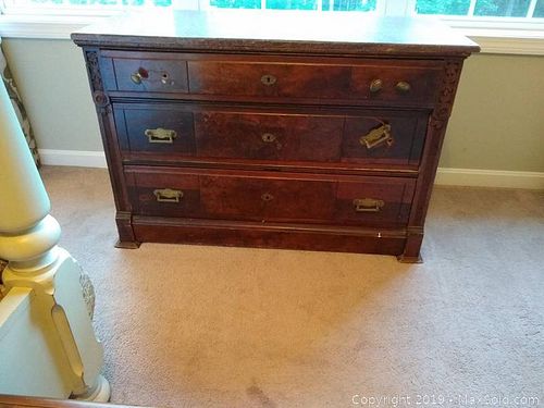 Lot #0030 (1 of 12)