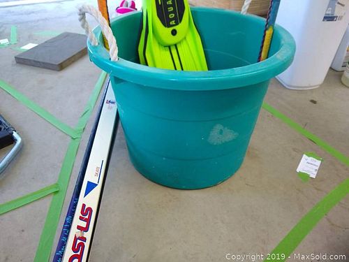 Lot #0040 (1 of 6)