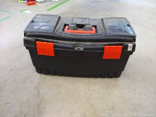 Lot #0060 (1 of 17)