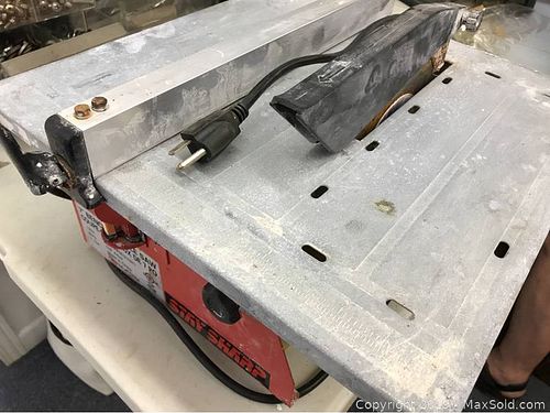 Lot #0046 (1 of 2)