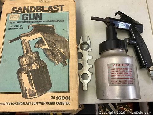 Lot #0049 (1 of 4)