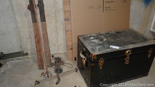 Lot #0907 (1 of 19)
