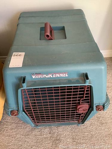 Lot #0566 (1 of 18)