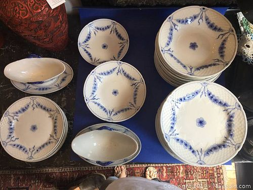 Lot #0112 (1 of 5)