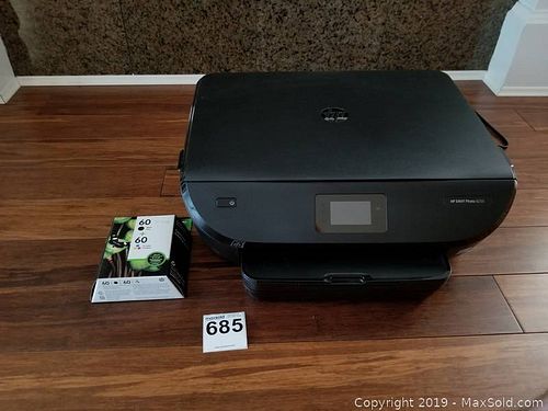 Lot #0685 (1 of 7)
