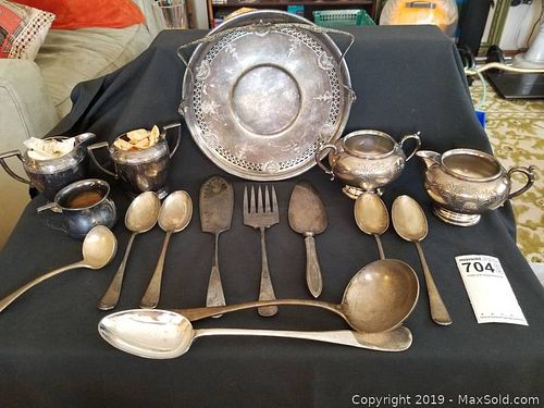 Lot #0704 (1 of 19)