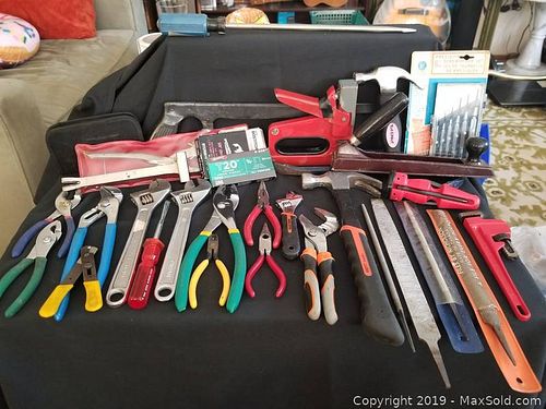 Lot #0706 (1 of 12)