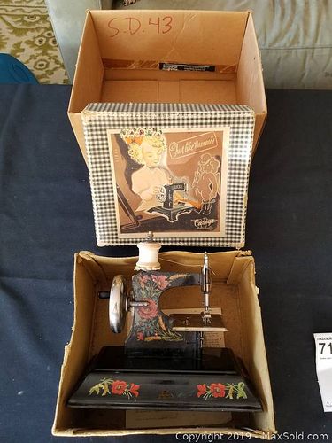 Lot #0716 (1 of 15)
