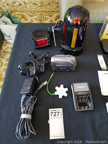 Lot #0727 (1 of 12)
