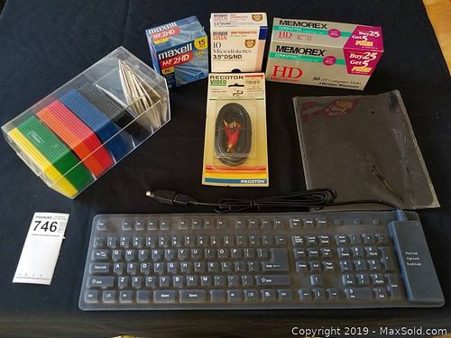 Lot #0746 (1 of 13)