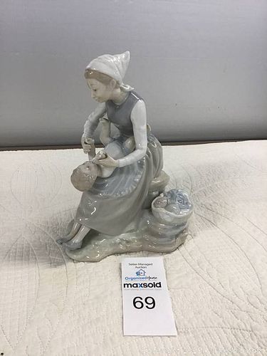 Lot #0069 (1 of 8)