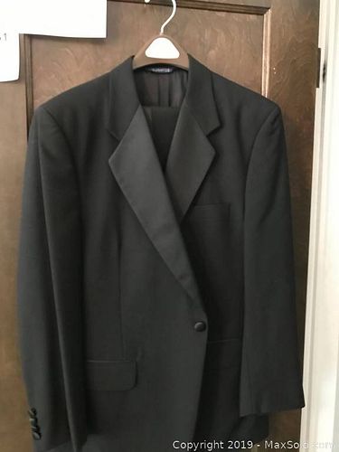 Lot #0051 (1 of 8)