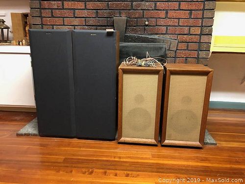 Lot #0076 (1 of 11)