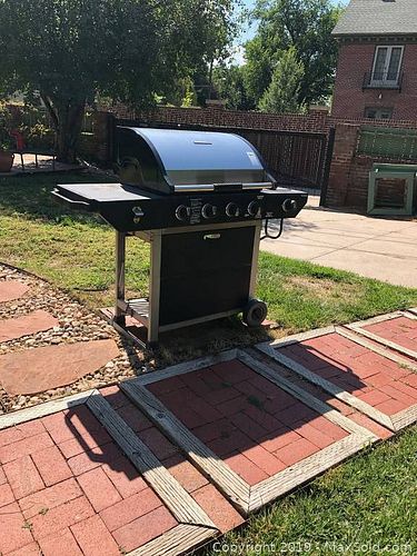 Lot #0104 (1 of 12)