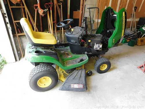 Lot #0226 (1 of 12)