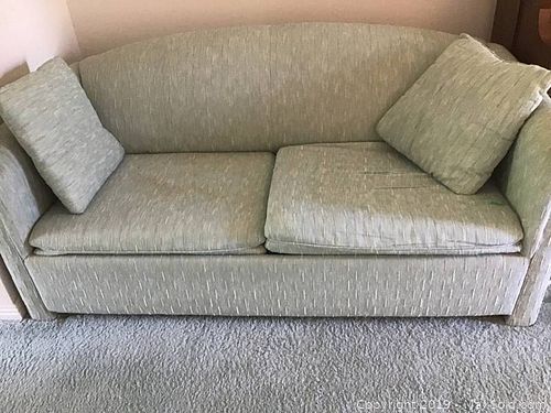 Lot #0253 (1 of 8)
