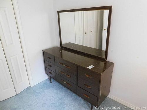 Lot #0266 (1 of 11)
