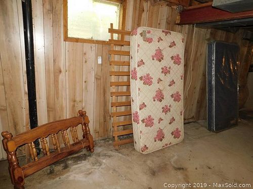 Lot #0277 (1 of 7)