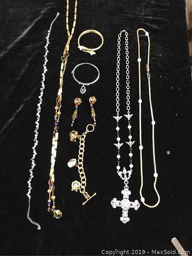 Lot #0018 (1 of 4)
