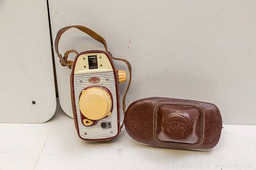 Lot #0009 (1 of 7)