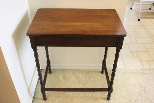Lot #0231 (1 of 8)