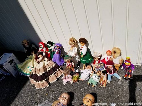 Lot #0751 (1 of 12)