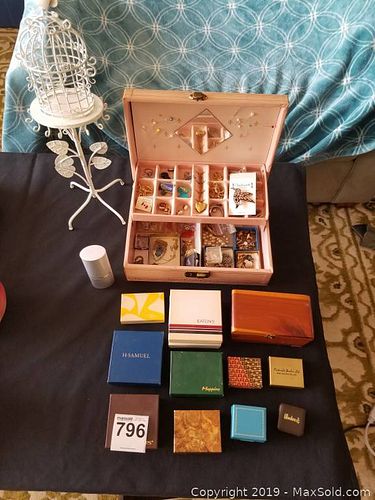 Lot #0796 (1 of 27)