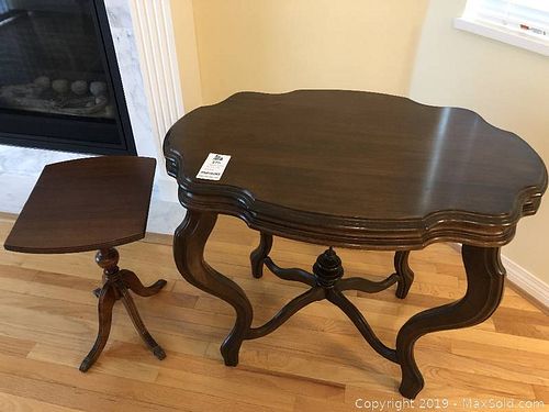 Lot #0275 (1 of 9)