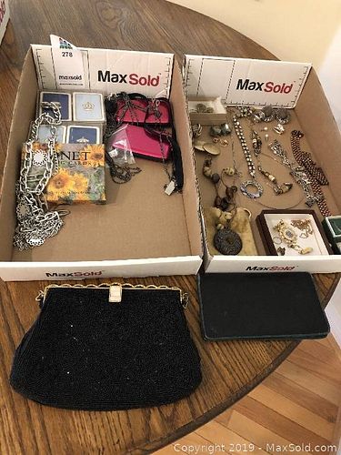 Lot #0278 (1 of 12)