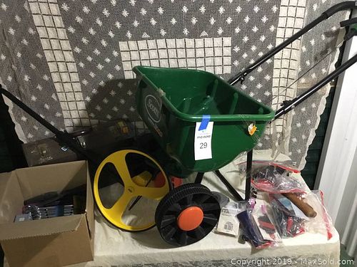 Lot #0029 (1 of 6)