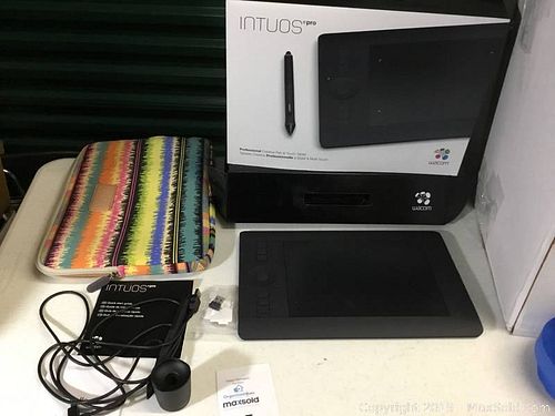 Lot #0045 (1 of 7)