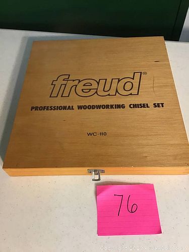 Lot #0076 (1 of 7)