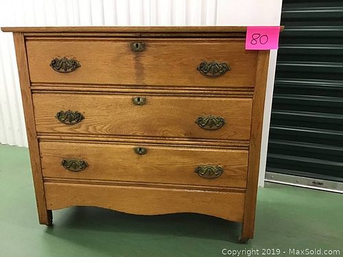 Lot #0080 (1 of 10)
