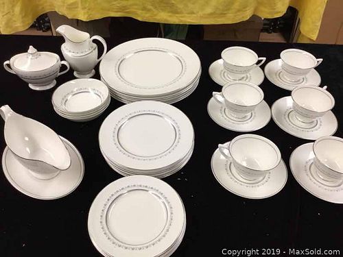 Lot #0023 (1 of 5)