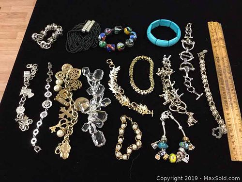 Lot #0106 (1 of 5)