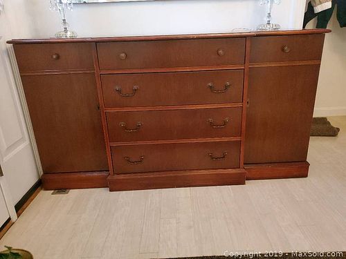 Lot #0065 (1 of 9)