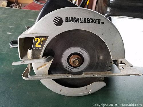 Lot #0024 (1 of 3)