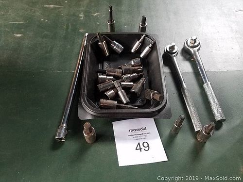 Lot #0049 (1 of 2)