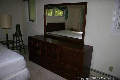 Lot #0724 (1 of 5)