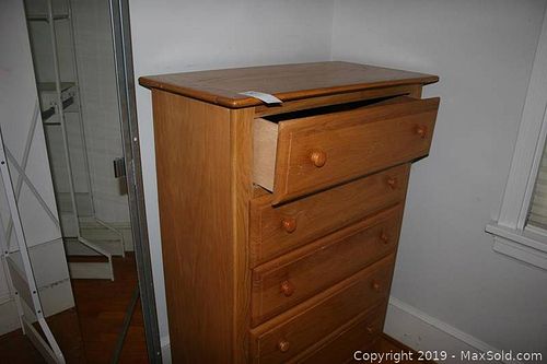 Lot #0735 (1 of 4)