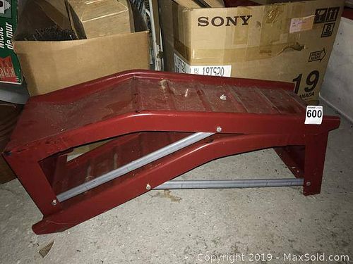 Lot #0600 (1 of 5)