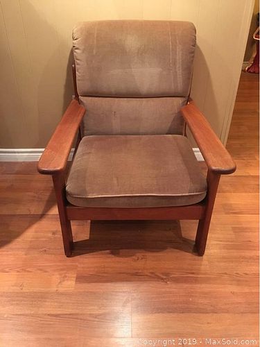 Lot #0093 (1 of 5)