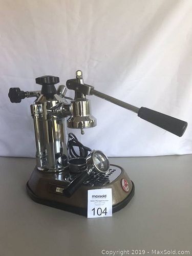 Lot #0104 (1 of 4)
