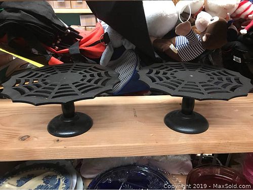 Lot #0299 (1 of 5)