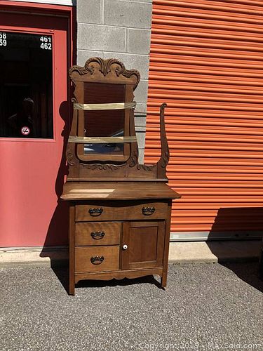 Lot #0015 (1 of 6)