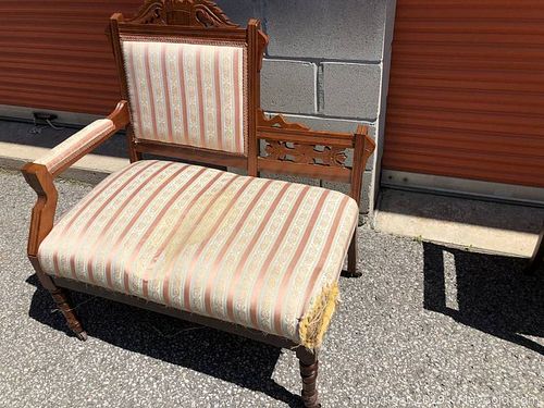Lot #0032 (1 of 7)
